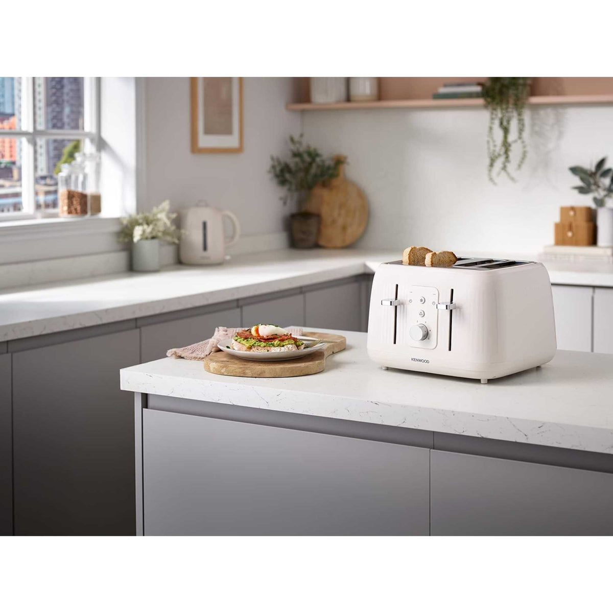Kenwood Dawn 4 Slice Toaster TFP09.000CR - Oatmeal Cream
