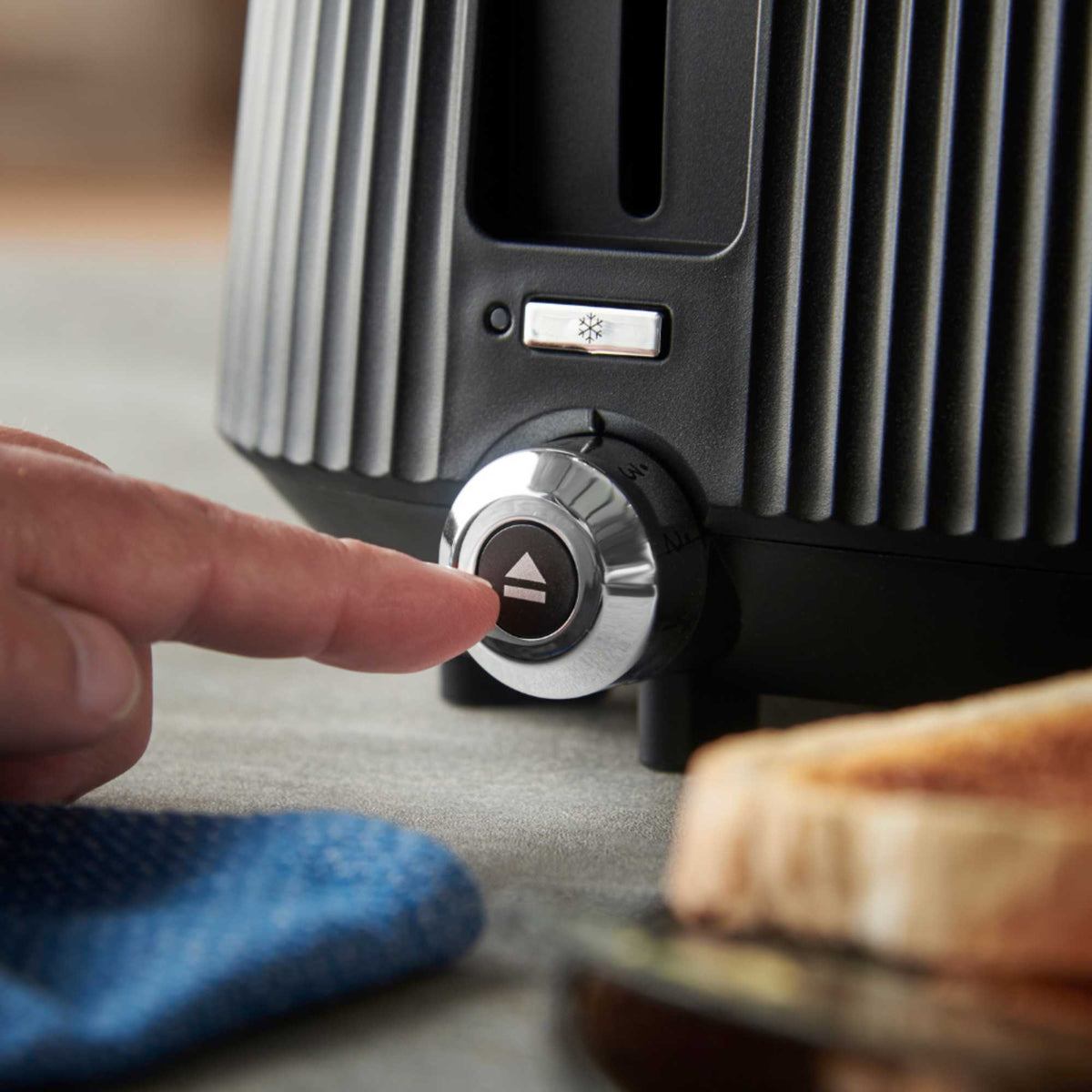 Russell Hobbs 26770 Bronte 4 Slice Toaster - Black