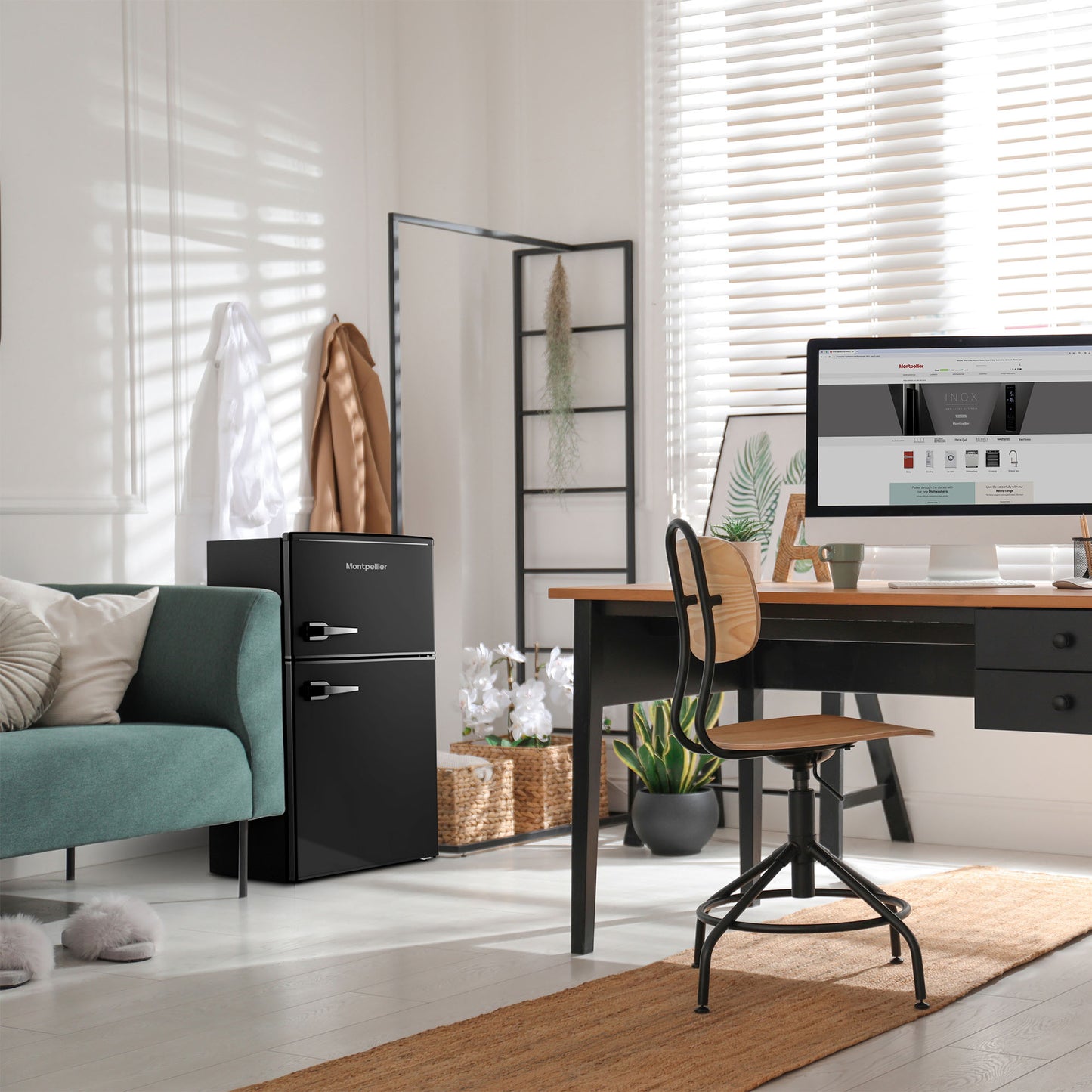 Montpellier MAB2035EK Undercounter Retro Fridge Freezer in Black