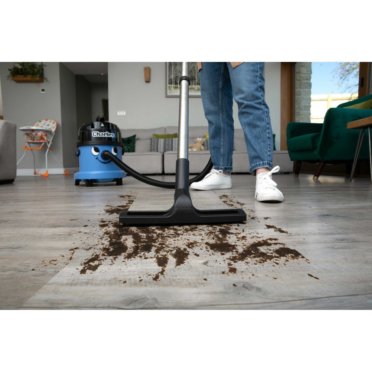 Henry Charles Wet & Dry Cylinder Vacuum Cleaner - CVC370