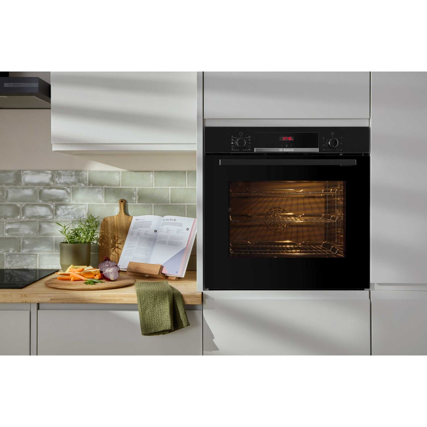 Bosch Series 4 HQA534BB3B Built-In Single Oven with Steam Function - Black