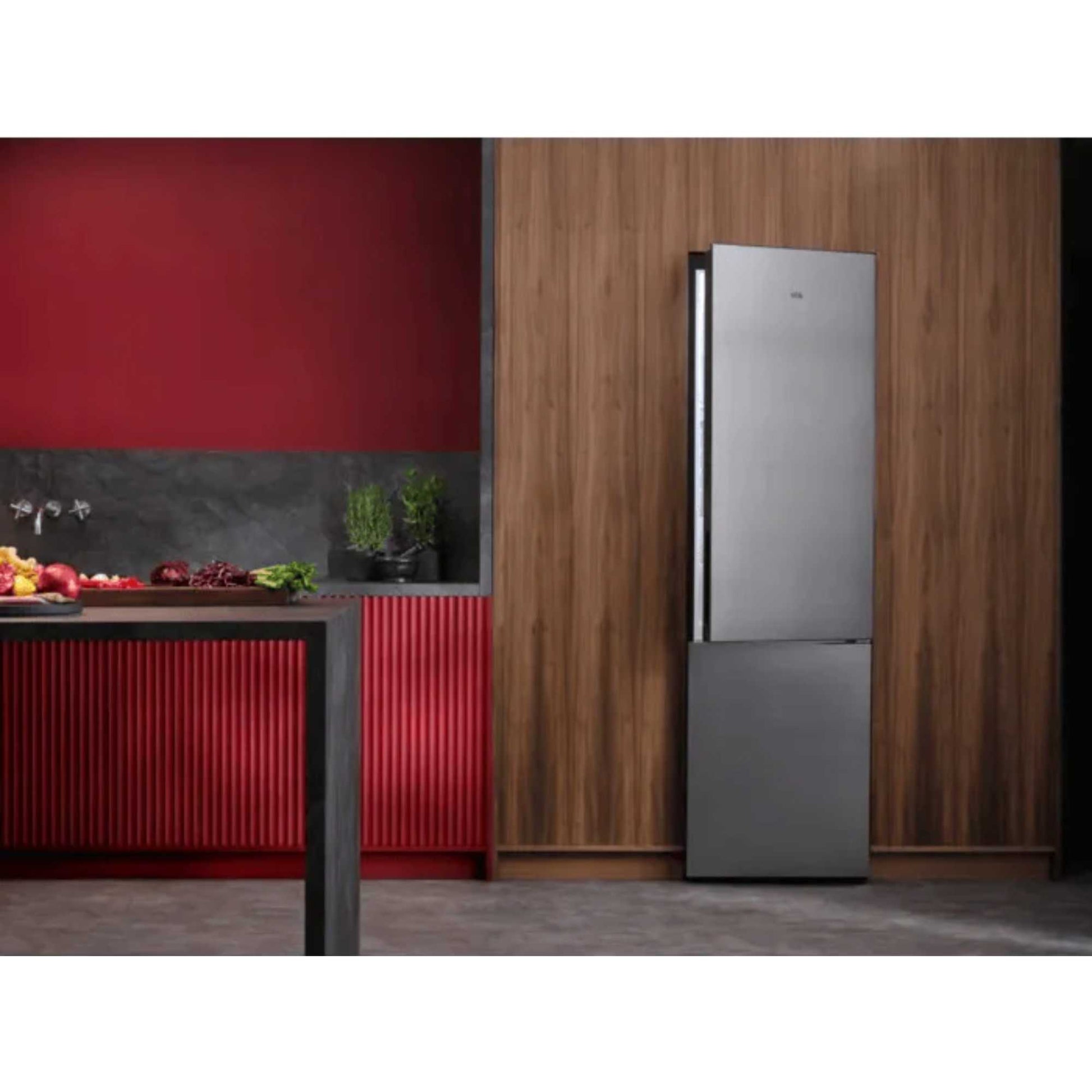Electrolux 7000 GreenZone+ Fridge Freezer 70/30 No Frost - Silver - ORC7P321DX