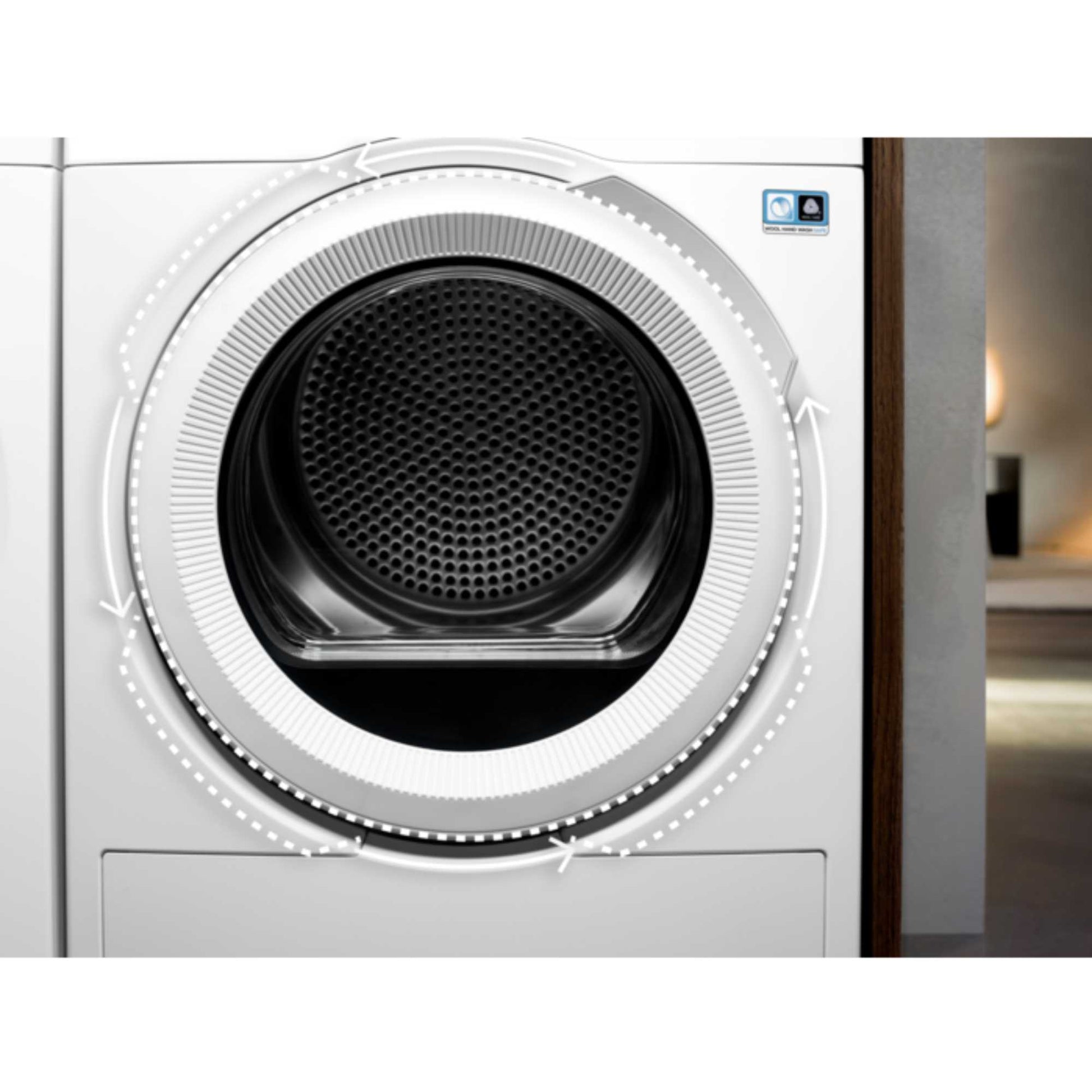 AEG 7000 SensiDry 8kg Heat Pump Tumble Dryer - TR718L4B