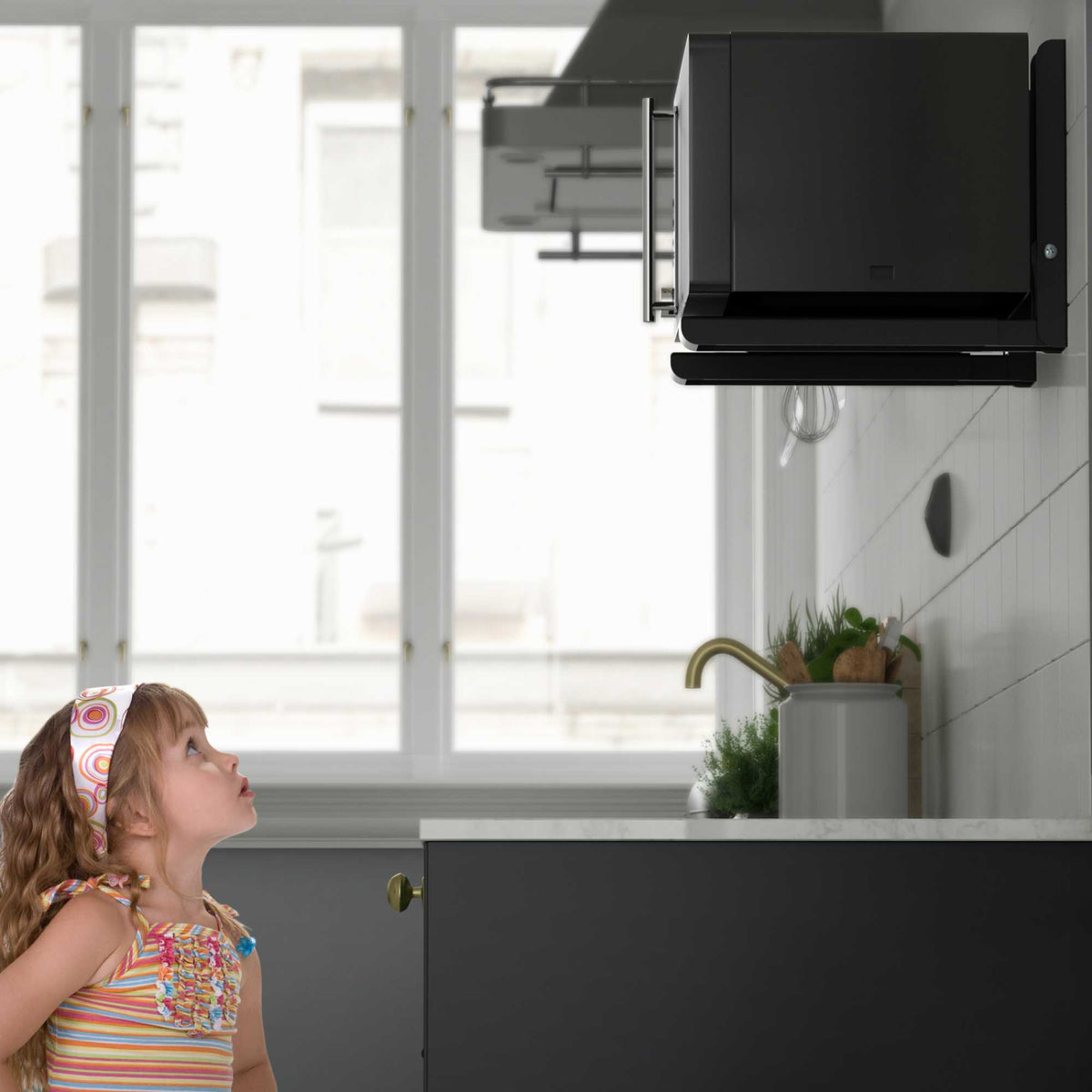 AVF EM60B Universal Microwave Bracket - Black