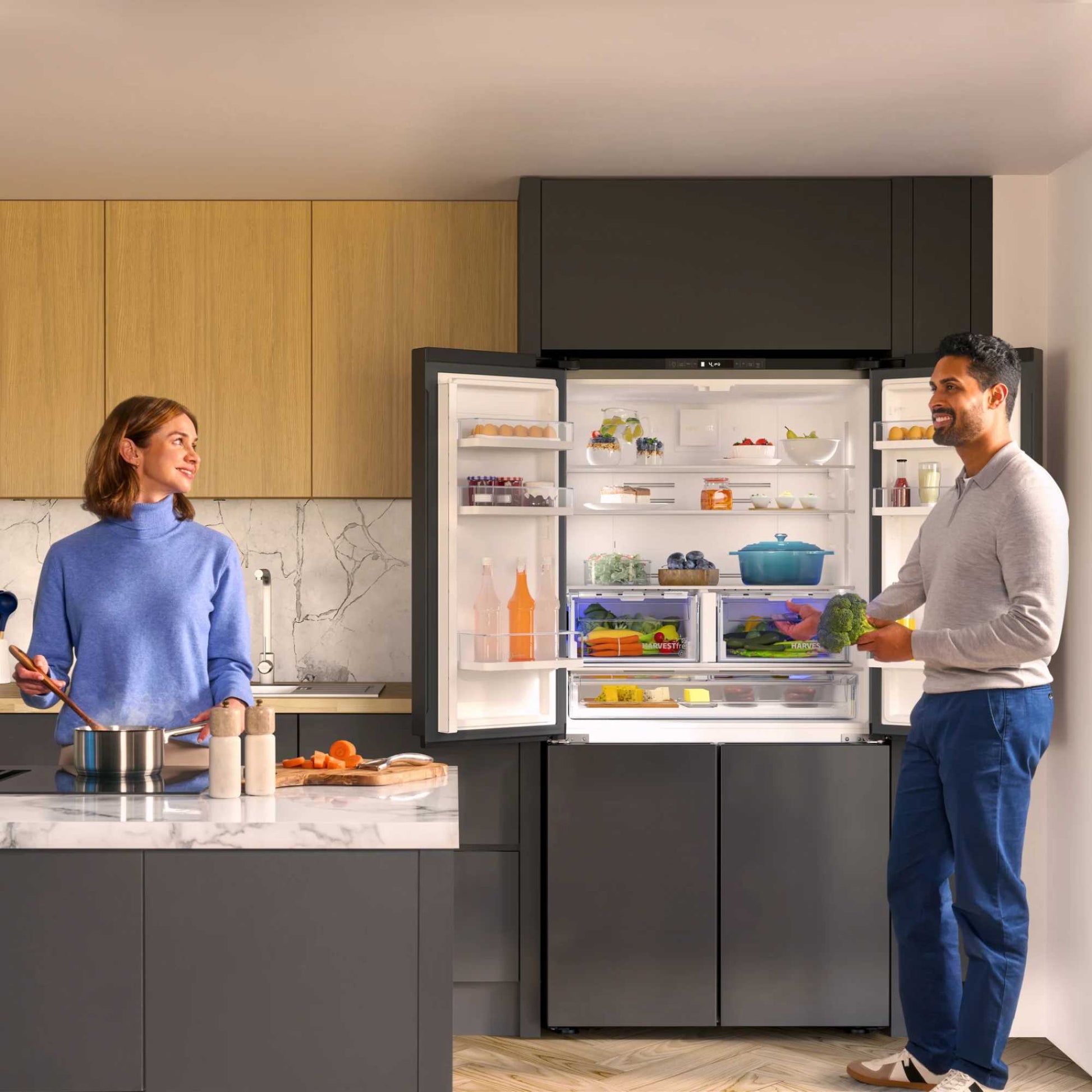 Beko American Style Fridge Freezer 50/50 NeoFrost - Black Steel - GN446224VPZ