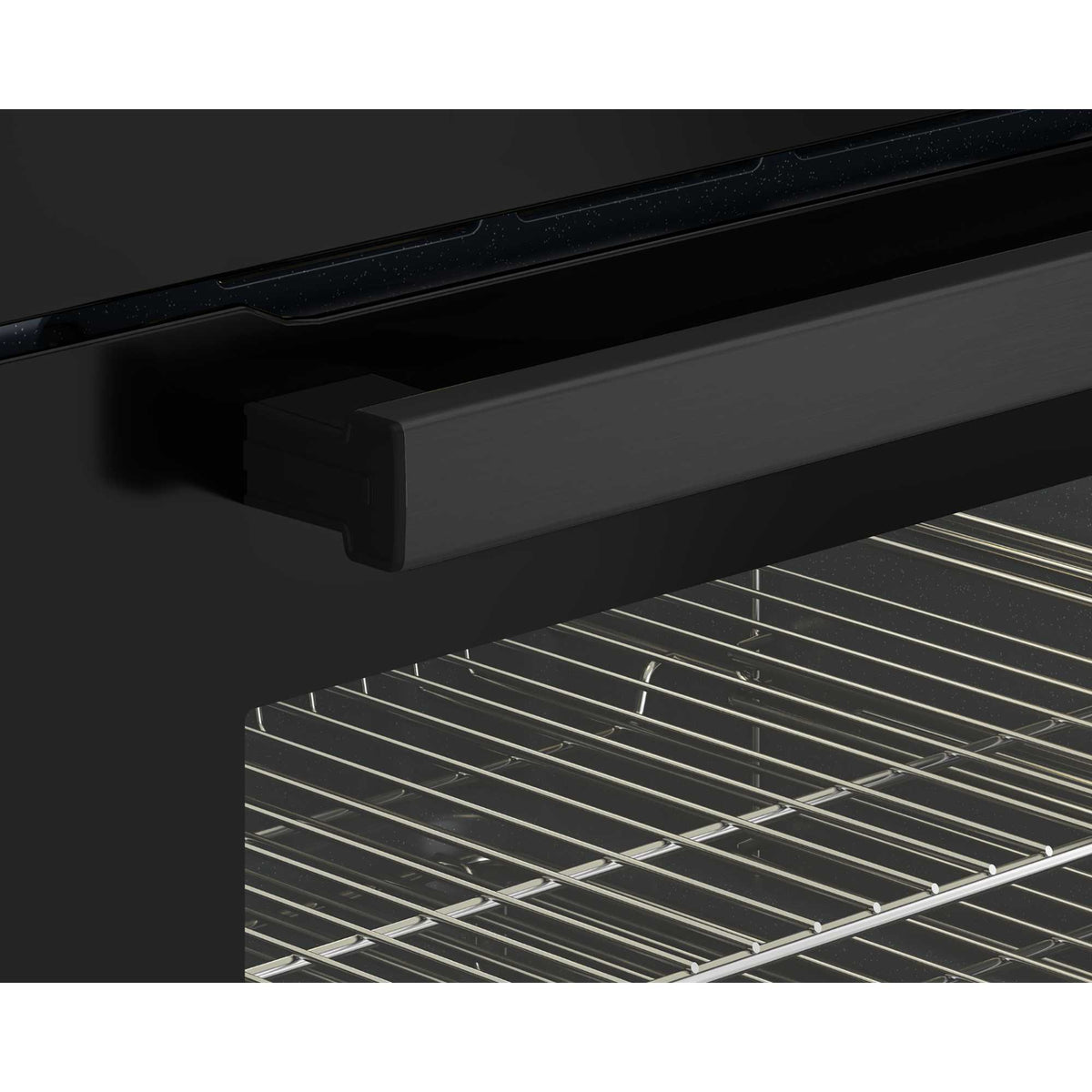 Blomberg AEROCHEF Built-In Single Oven - ROEN8232WBP