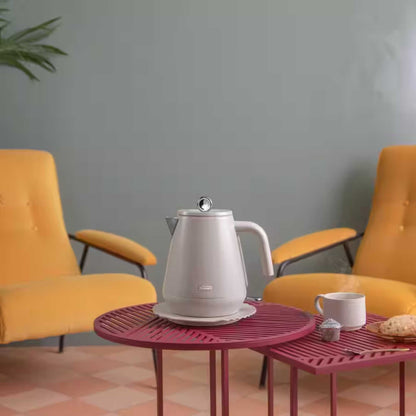 De'Longhi KBY3001 Eclettica Rapid Boil Kettle - Beige