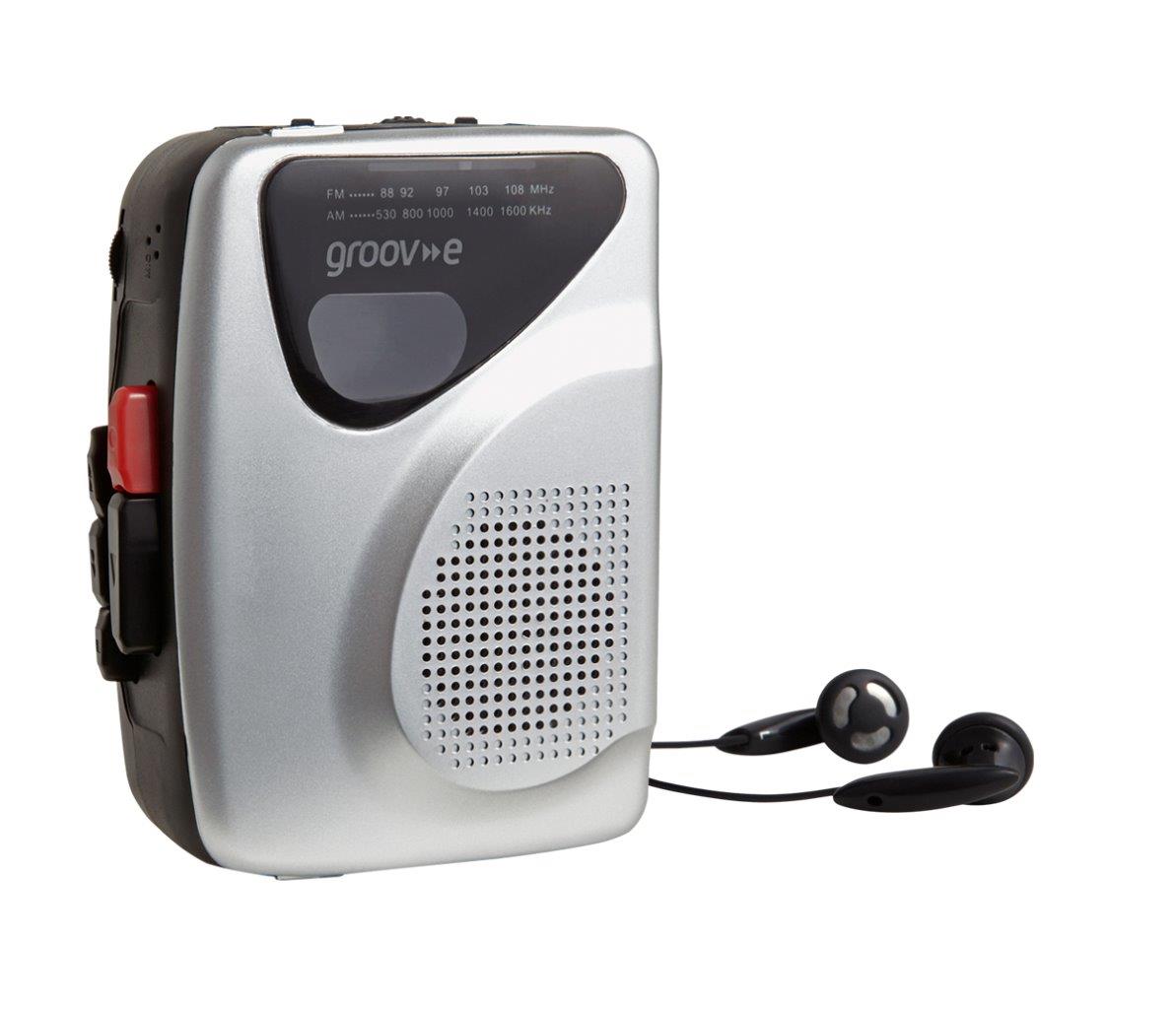 PERSONAL CASSETTE PLAYER & RECORDER / RADIO