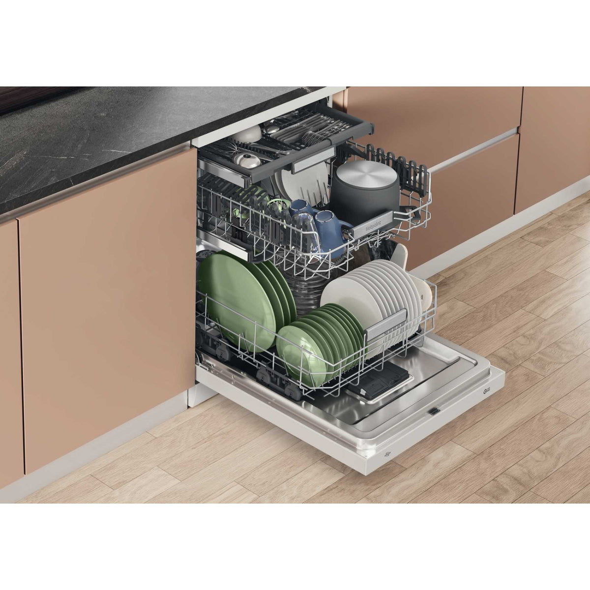 Hotpoint Freestanding Full-Sized Dishwasher - H7F HS41 UK