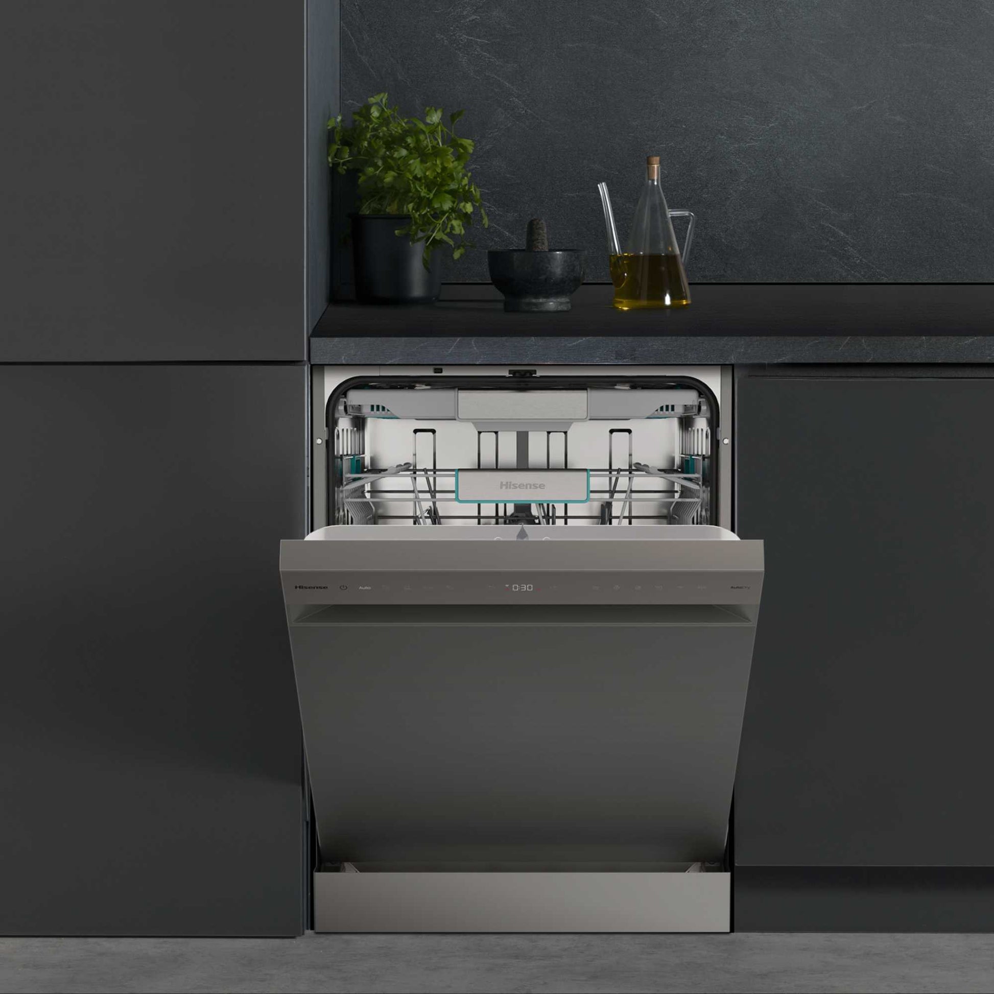 Hisense Hi6 Freestanding Full-Sized Dishwasher - HS673A90XUK