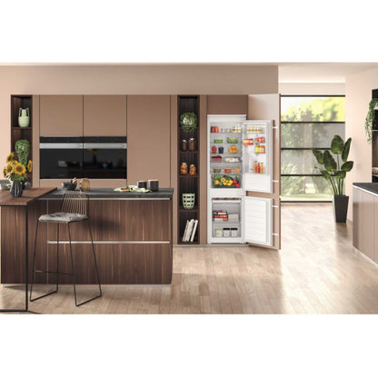 Hotpoint Built-In Fridge Freezer 70/30 Low Frost - HTC18D011A1