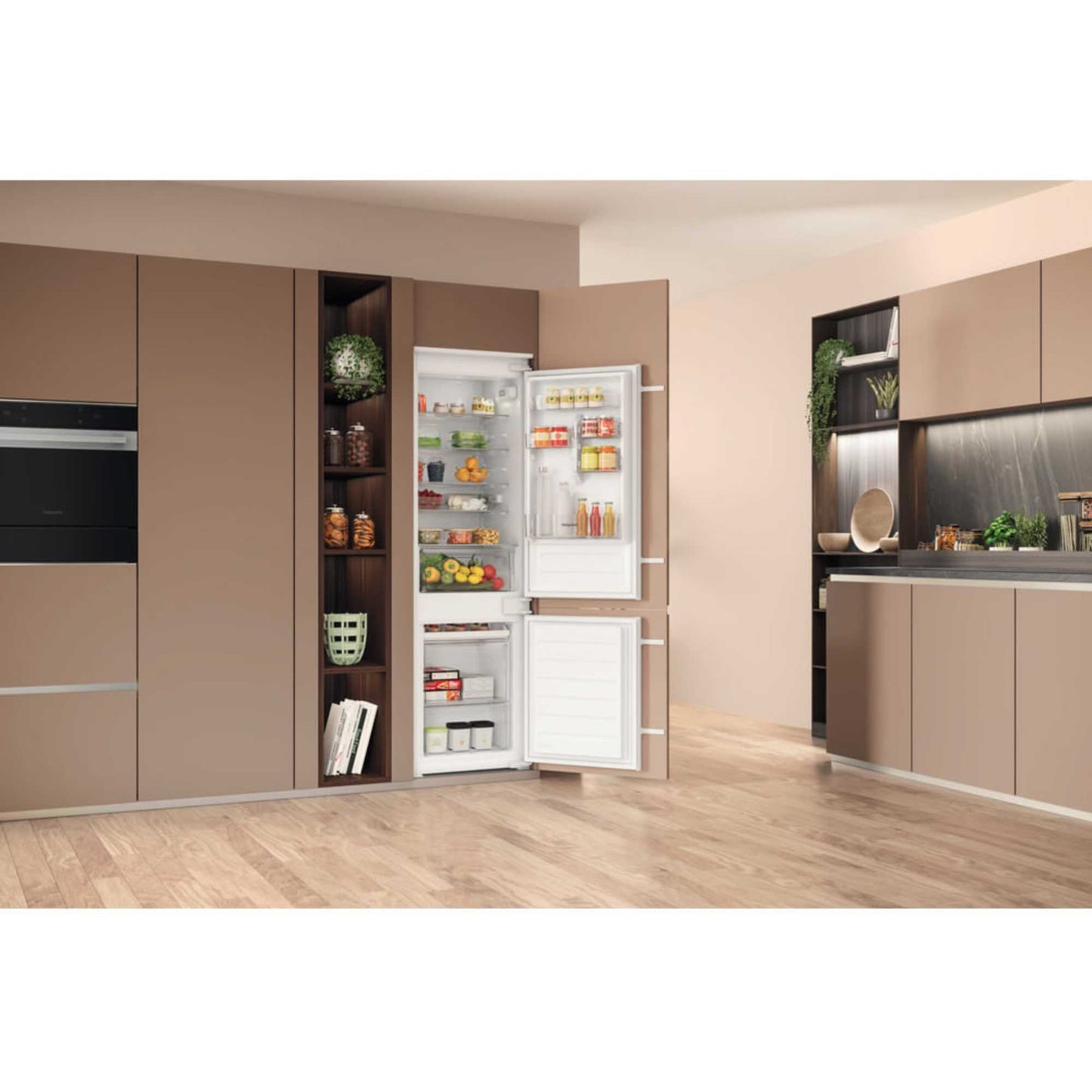 Hotpoint Built-In Fridge Freezer 70/30 Low Frost - HTC18D011A1