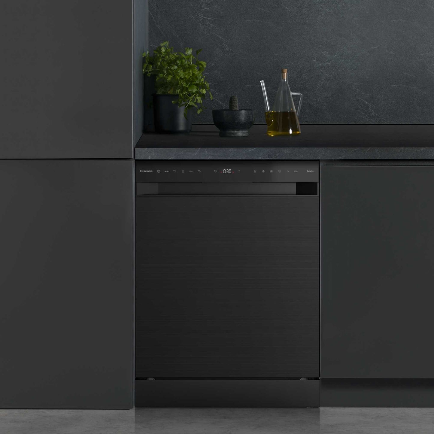Hisense Hi6 Full-Sized Freestanding Dishwasher - HS663A90BXUK