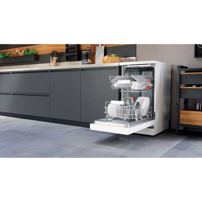 Hotpoint Freestanding Slimline Dishwasher - HSFO 3T223 W UK N