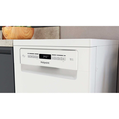 Hotpoint Freestanding Slimline Dishwasher - HSFO 3T223 W UK N
