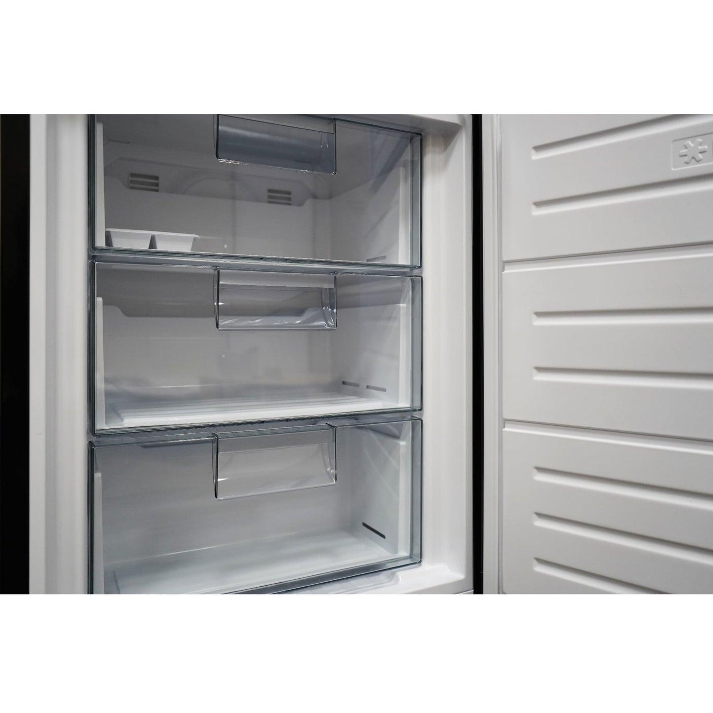 Montpellier MAB190K Retro No Frost Fridge Freezer