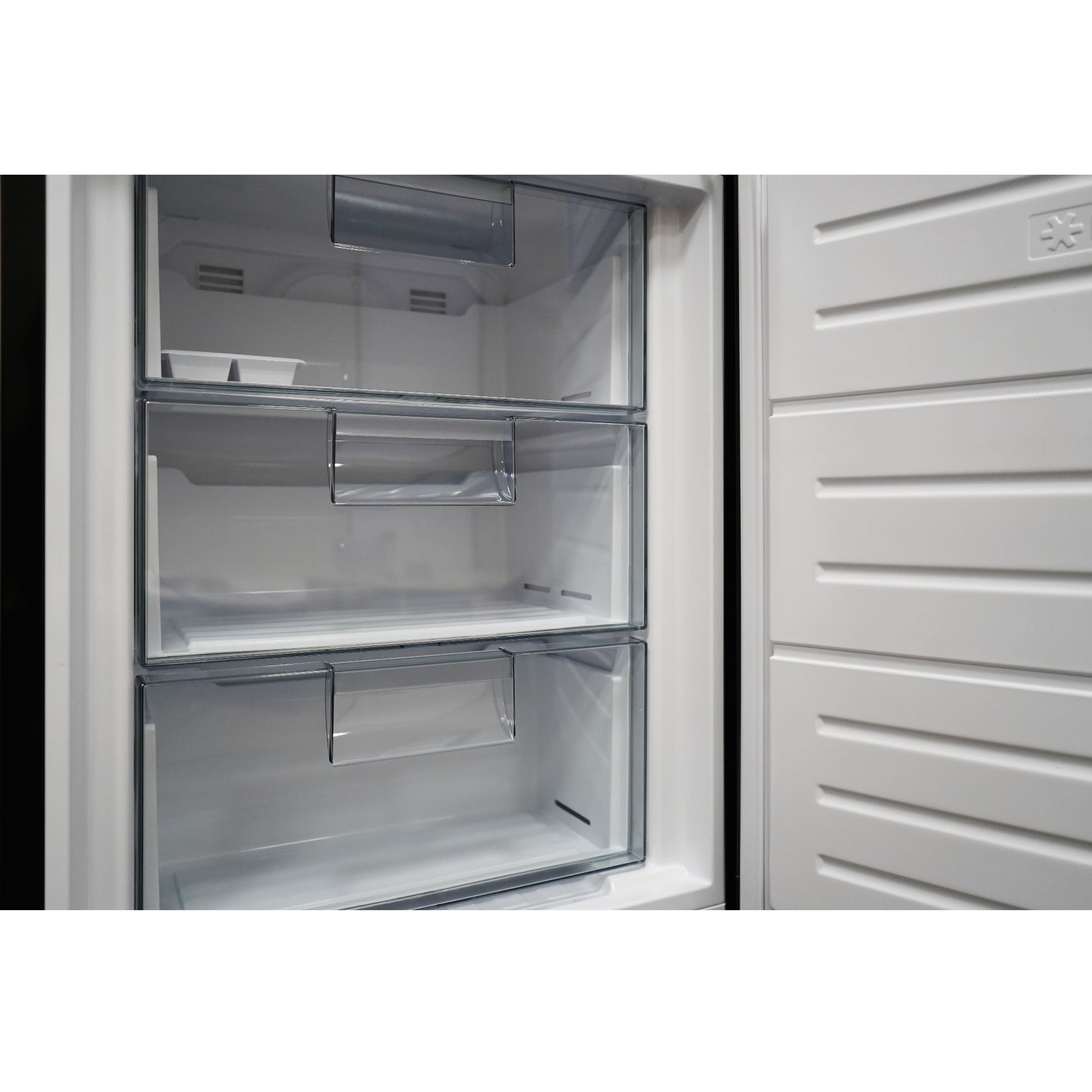 Montpellier MAB190K Retro No Frost Fridge Freezer