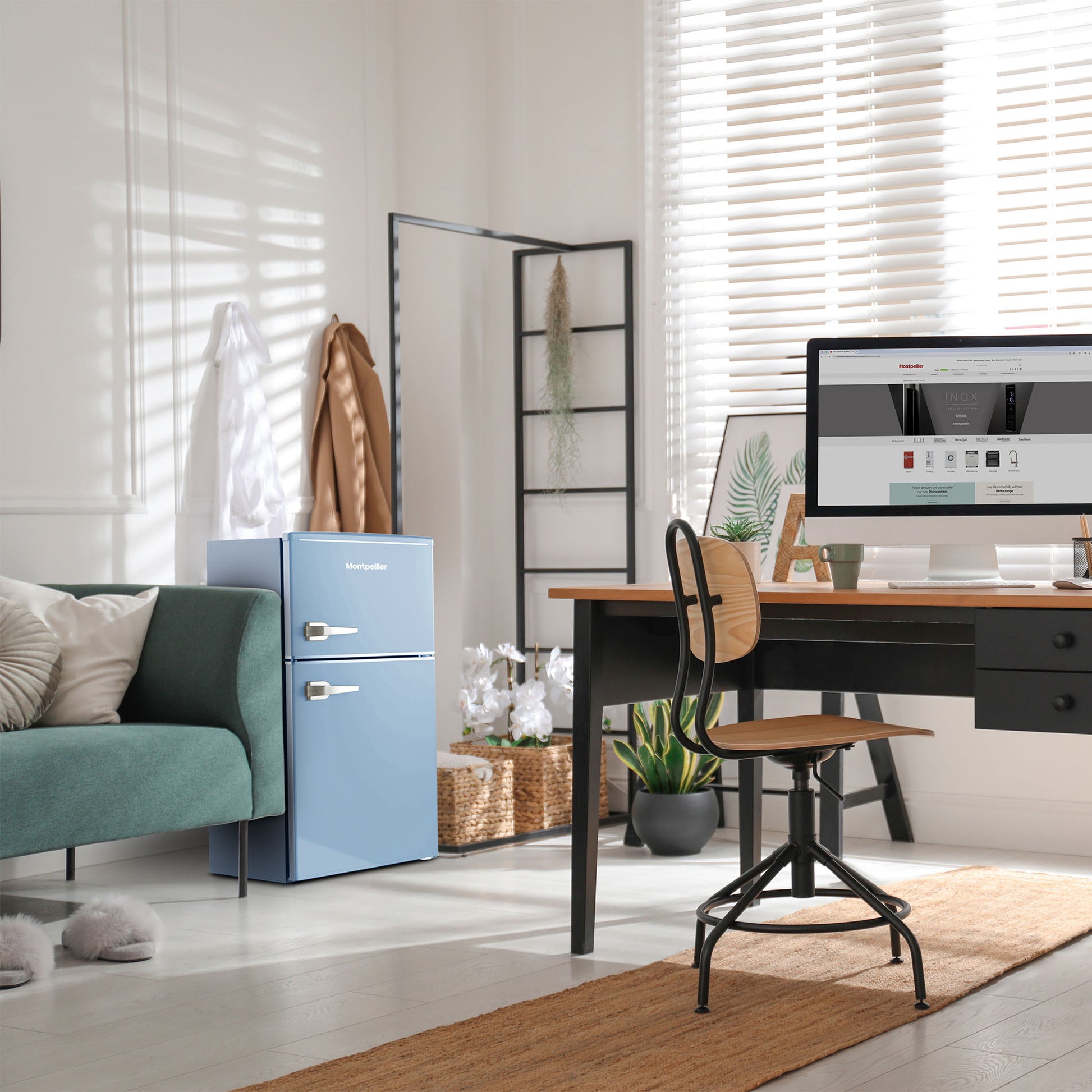 Montpellier MAB2035EPB Undercounter Retro Fridge Freezer in Pastel Blue