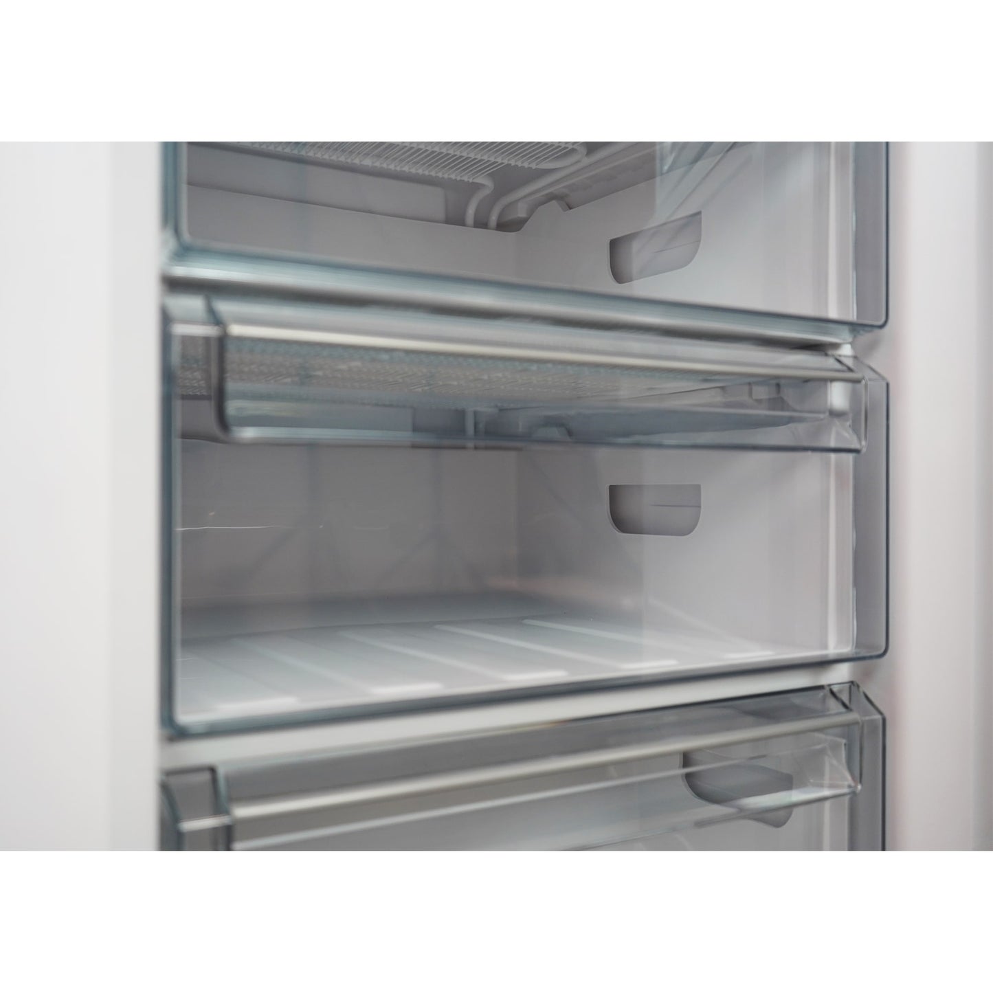 Montpellier MDAS186W Static Fridge Freezer in White