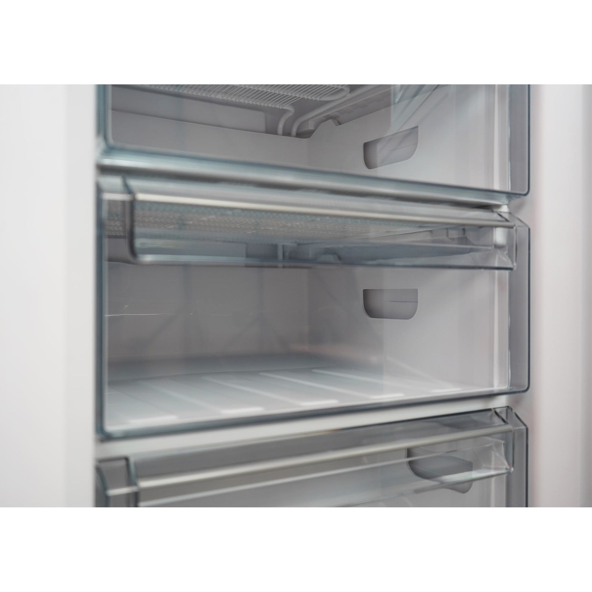 Montpellier MDAS186W Static Fridge Freezer in White