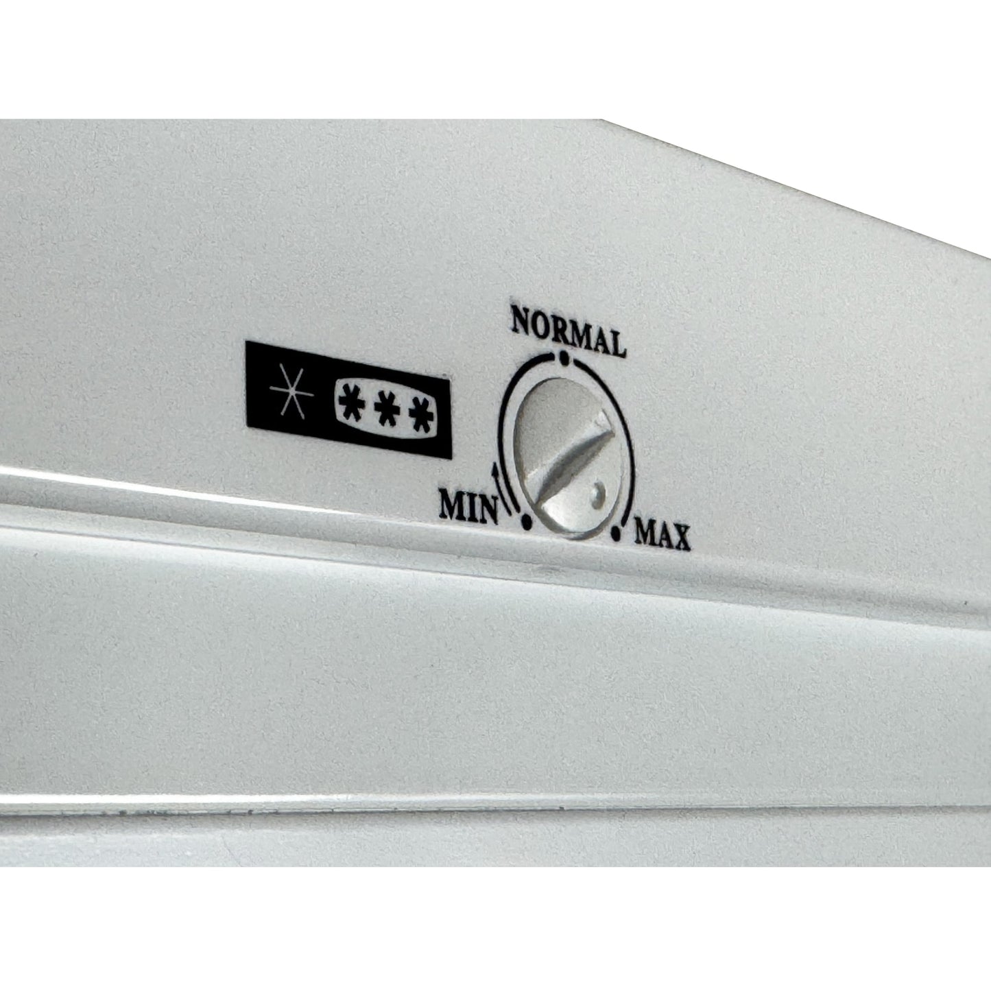 Montpellier MDATSFZ170W Tall Freezer