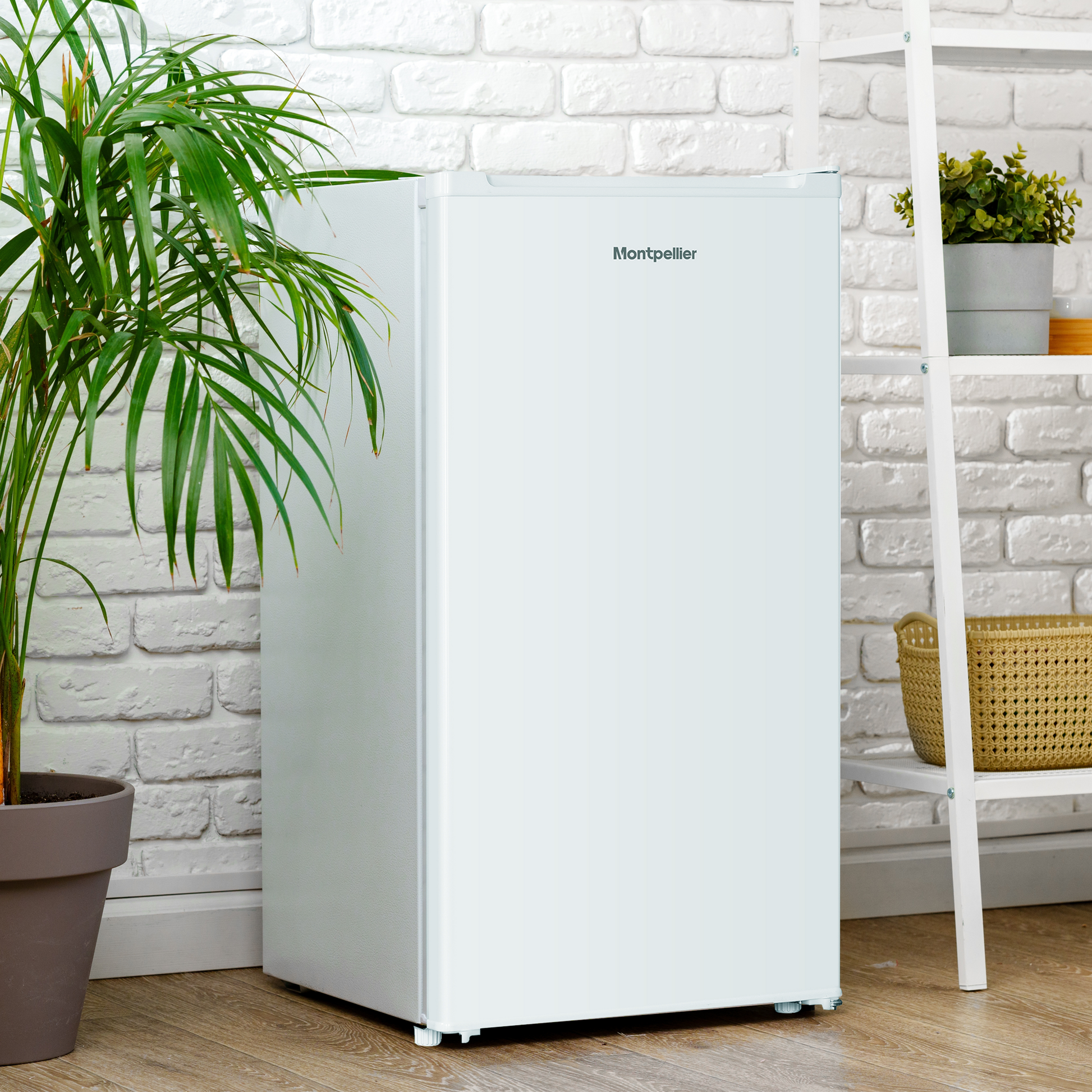 Montpellier MDAUCL48W Undercounter Larder Fridge in White