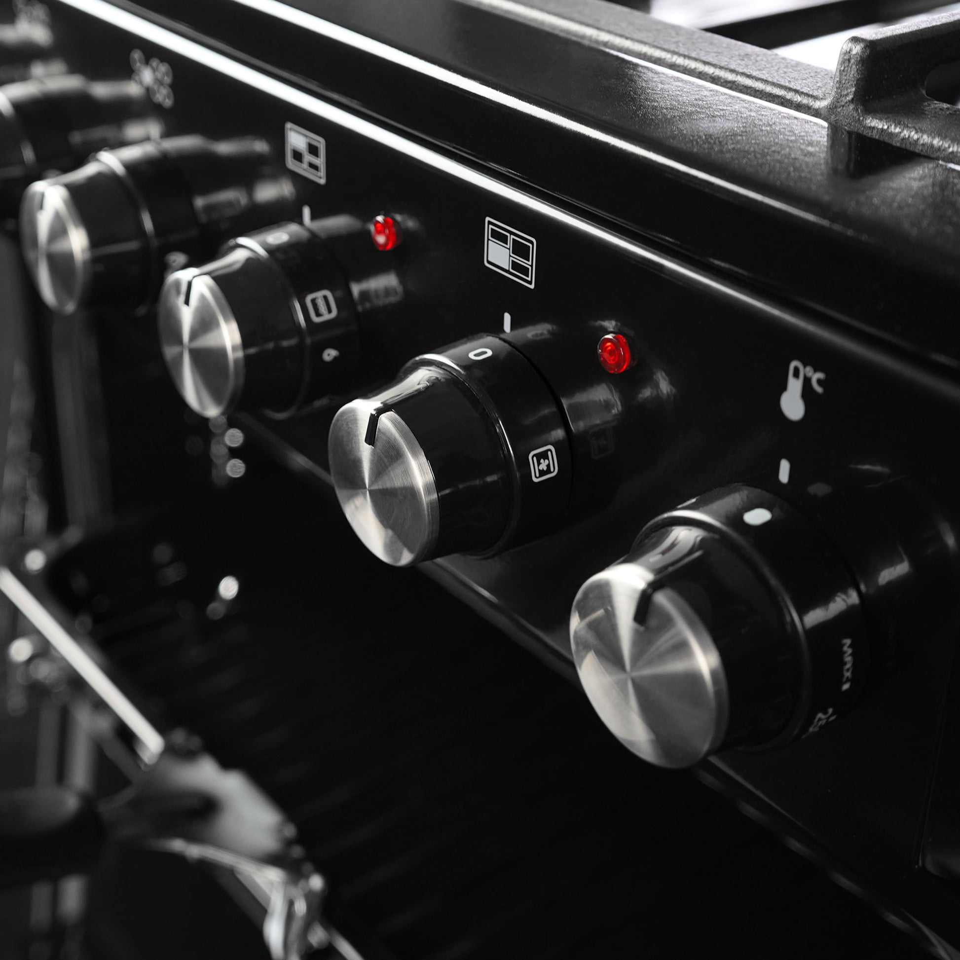 Montpellier MDFRC100K Dual Fuel Range Cooker in Black