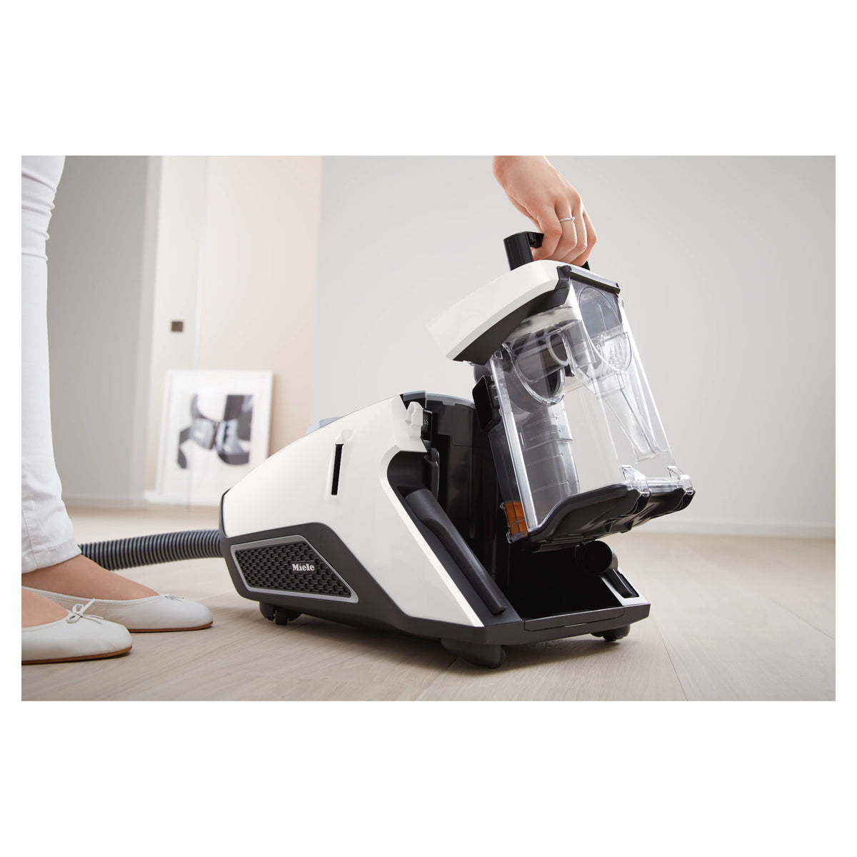 Miele Blizzard CX1 Flex Cylinder Vacuum Cleaner