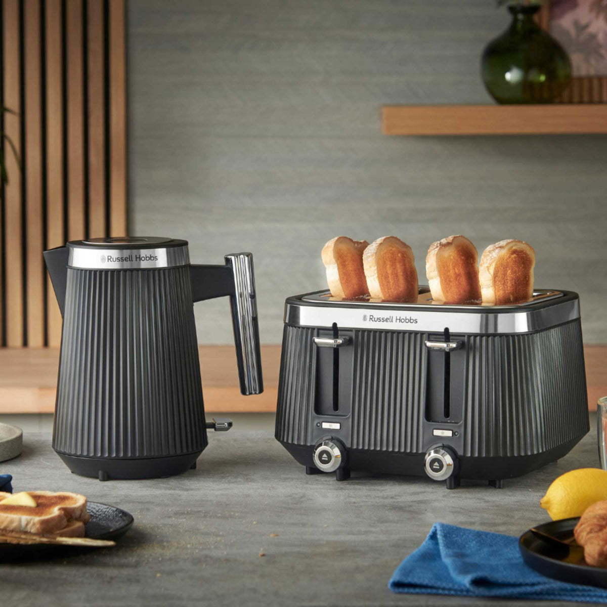 Russell Hobbs 26770 Bronte 4 Slice Toaster - Black