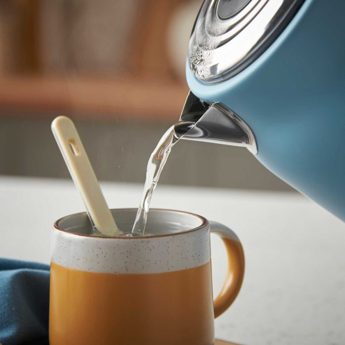 Russell Hobbs Hanley Kettle 1.7L Retro Blue - 28641