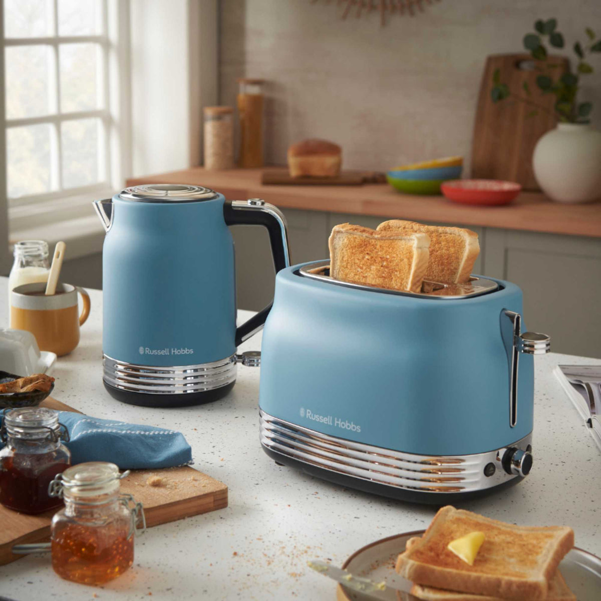 Russell Hobbs 28651 Hanley 2 Slice 900W Retro Toaster - Blue