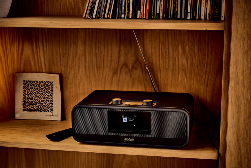 Roberts Revere 300 - Black