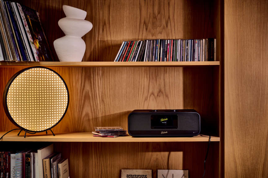 Roberts Revere 300 - Black