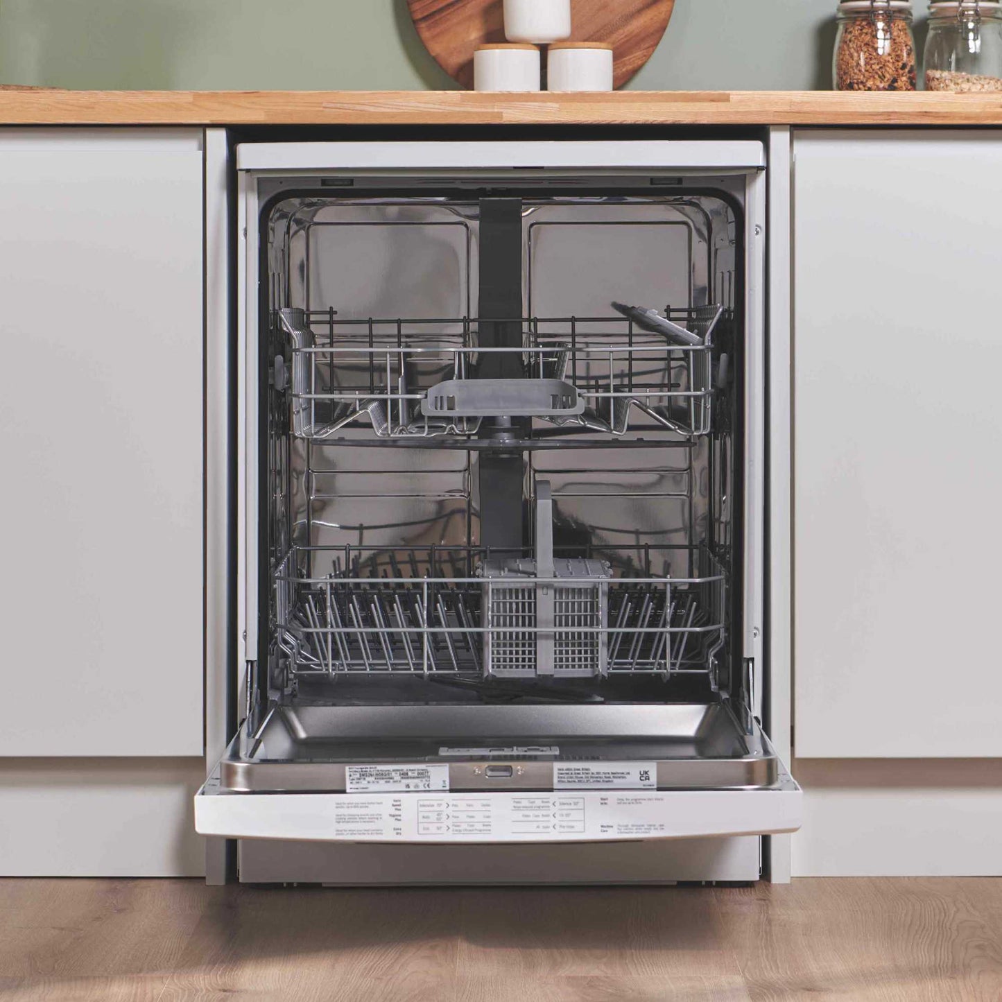 Bosch Series 2 Freestanding Full-Sized Dishwasher - SMS26AW08G