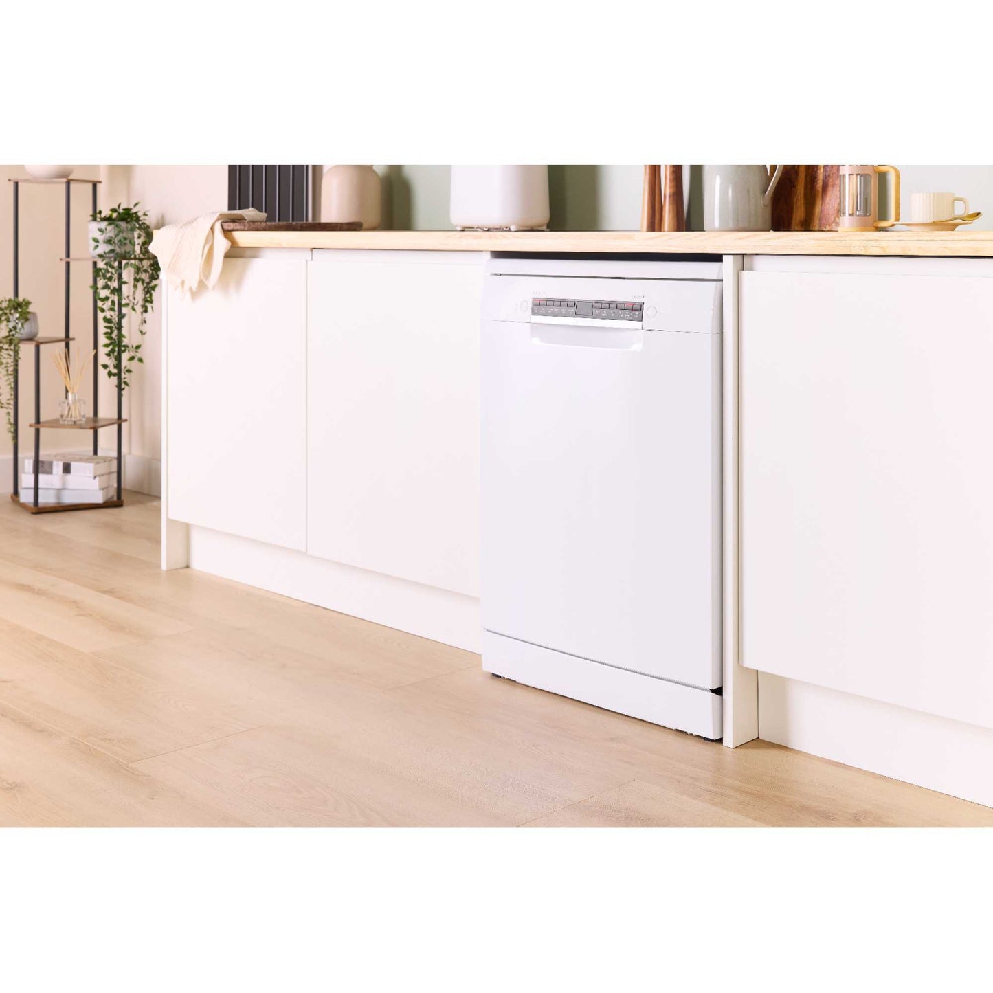 Bosch Series 4 Freestanding Full-Sized Dishwasher - SMS4EMW06G