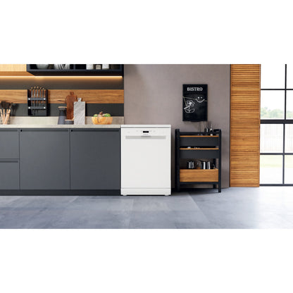Hotpoint Freestanding Full-Sized Dishwasher - HFC 3C26 W C UK