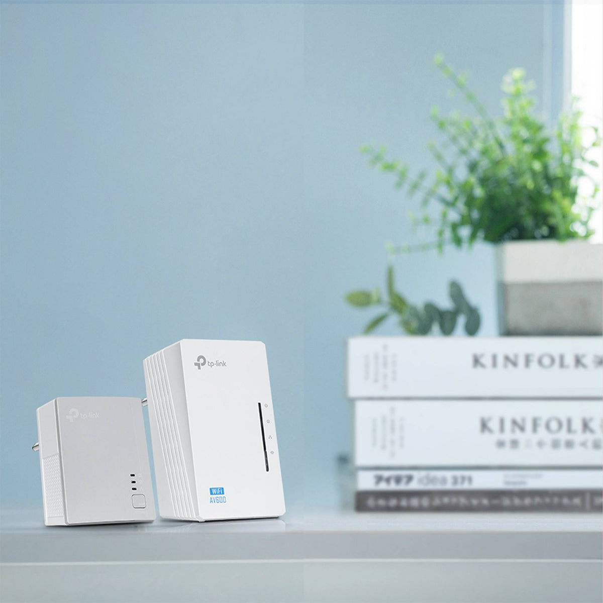 TP-Link TLWPA4220KIT AV600 300Mbps Wi-Fi Extender Kit