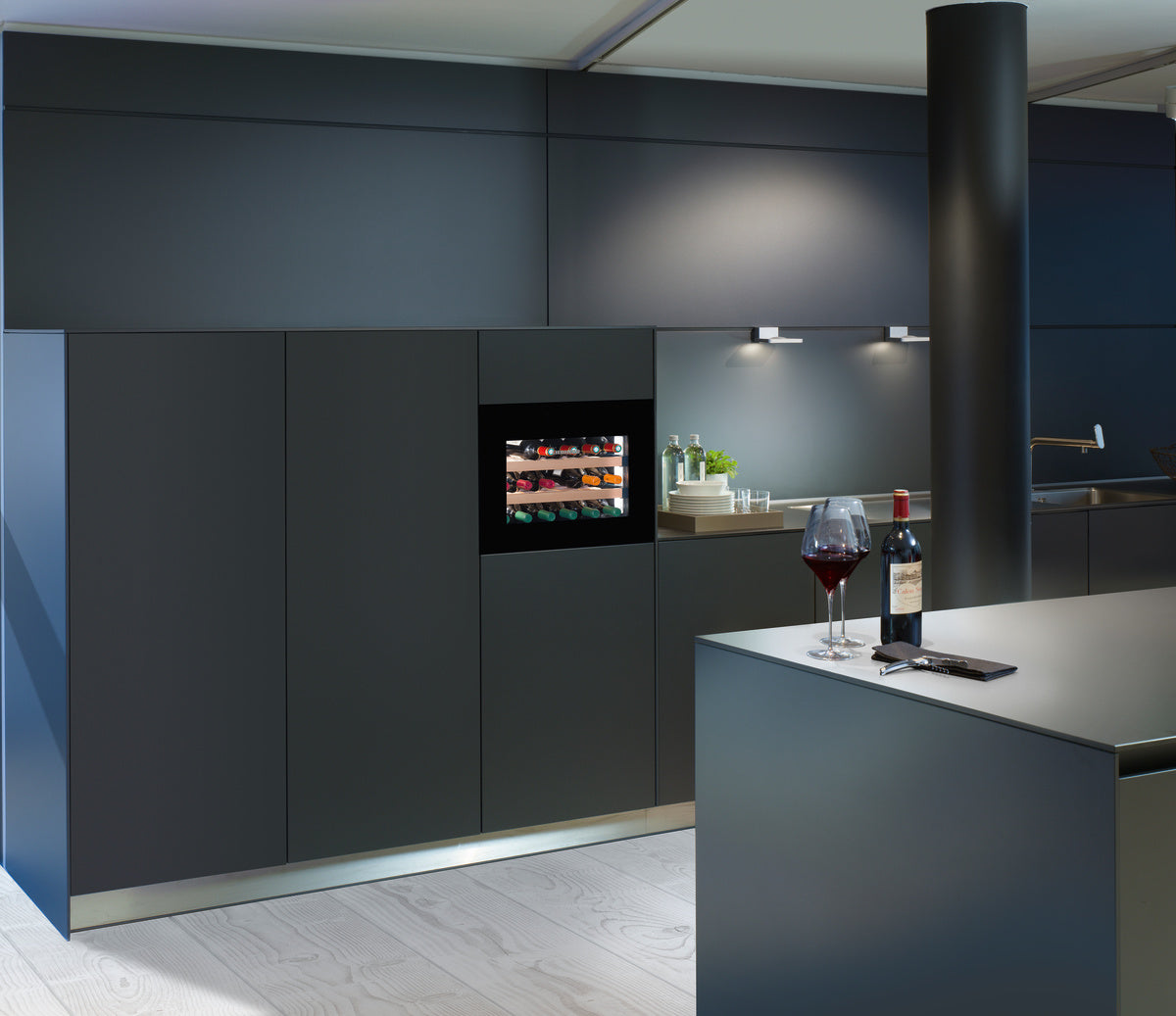 Liebherr WKEgb582 — Built-In Wine Storage Fridges - Single Zone